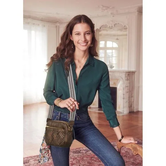 Women Coffee Imported Vegan Leather Quilted Small Shoulder Crossbody Handbags - Picture 2 of 8